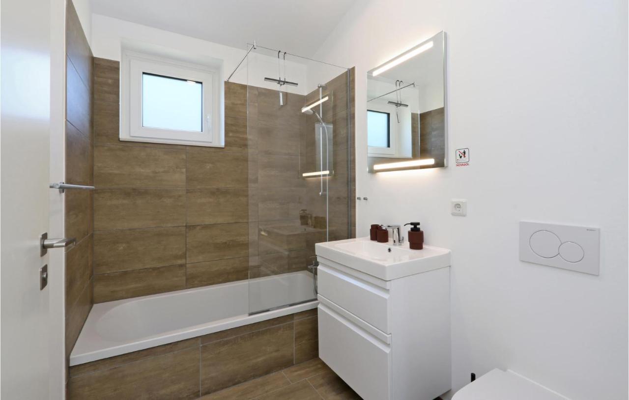 3 Bedroom Stunning Home In Lembruch-Duemmer See Экстерьер фото
